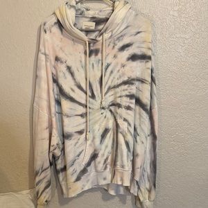 American Eagle Outfitters Cream and Gray Sweatshirt